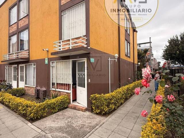 #4241 - Casa para Venta en Bogotá - DC - 1